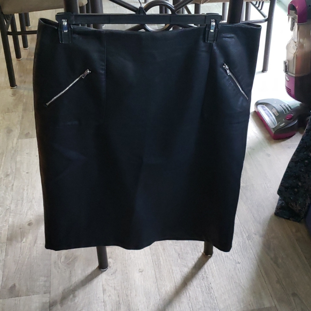 Faux leather pencil skirt
